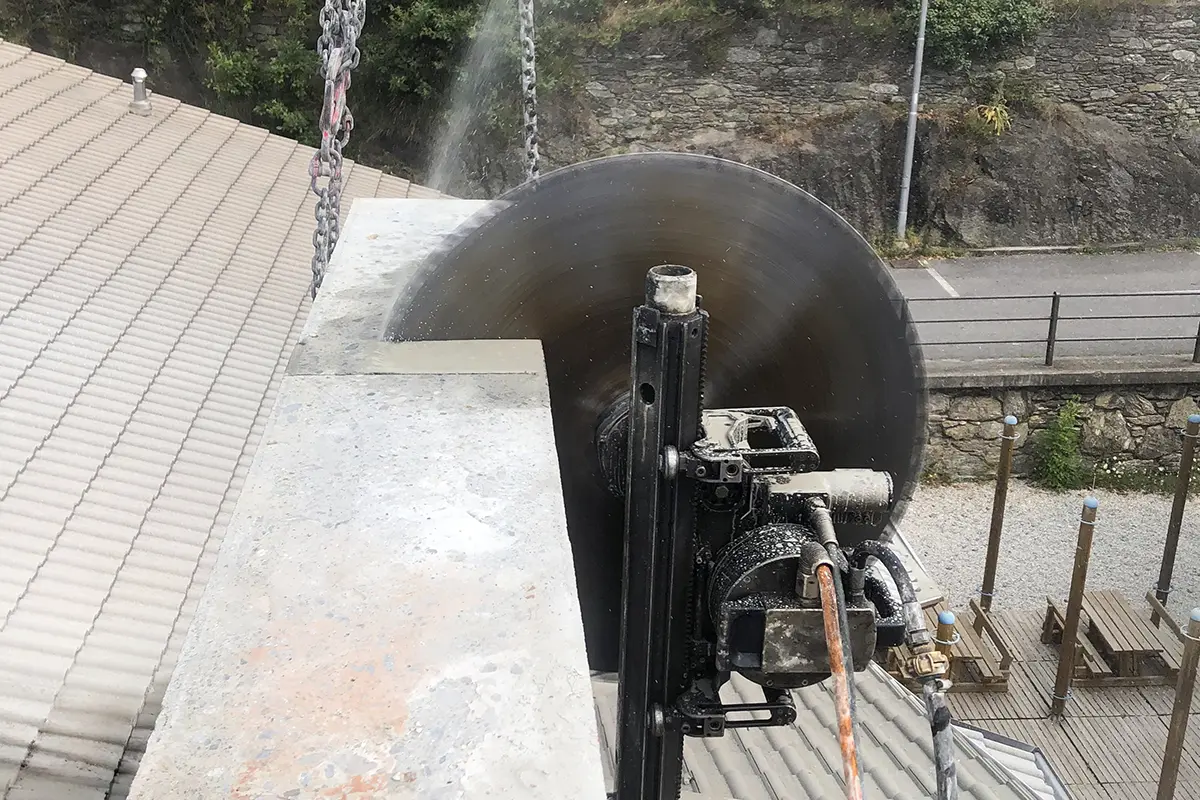 taglio di struttura in calcestruzzo