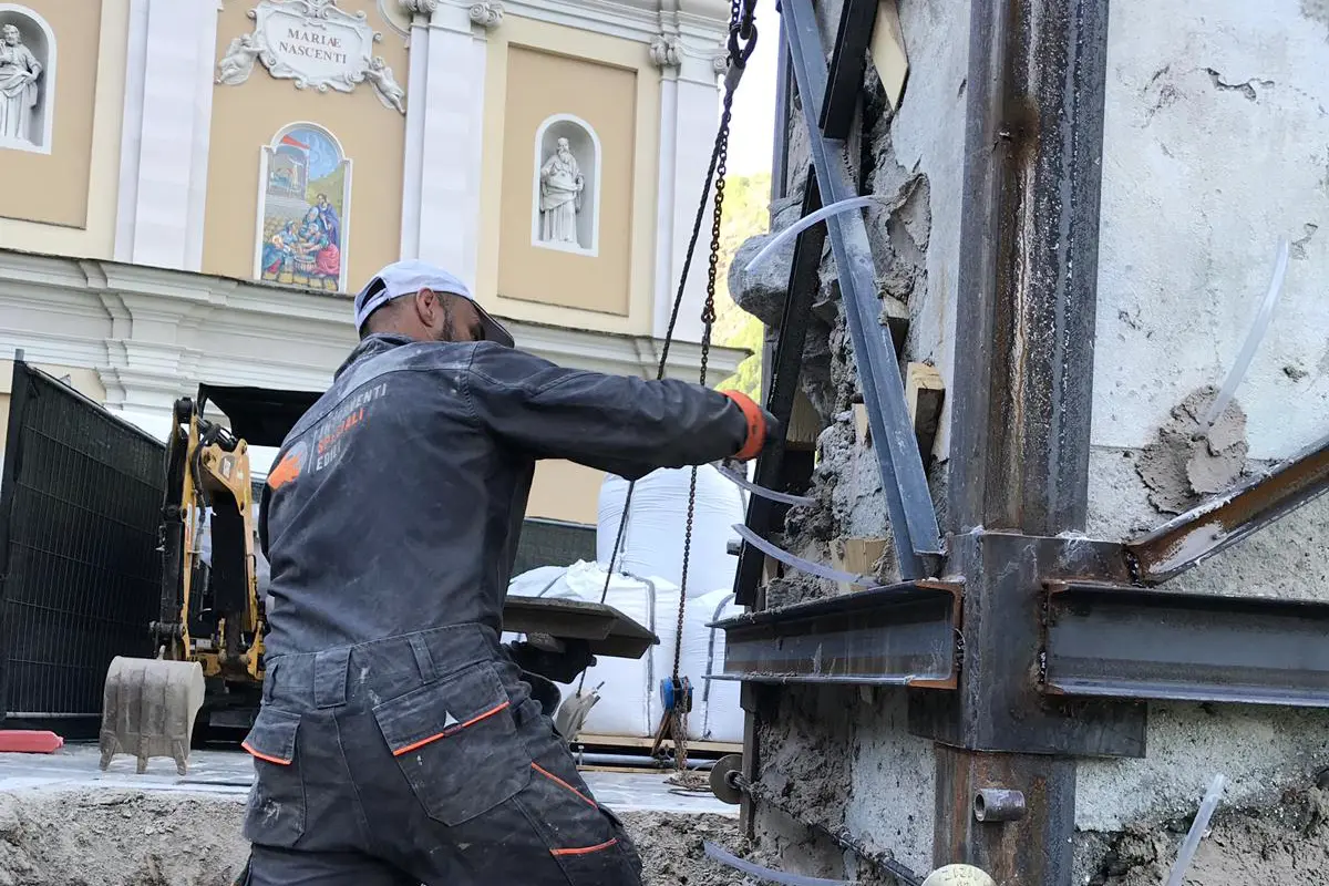 Messa in sicurezza della capella sul sagrato della Chiesa della nascita della Beata Vergine Maria a Torre Santa Maria in Valmalenco